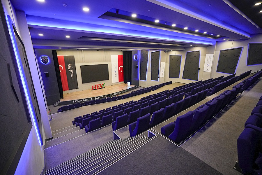 القاعات الدراسية