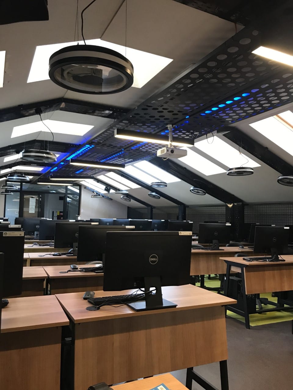 المعامل والمختبرات