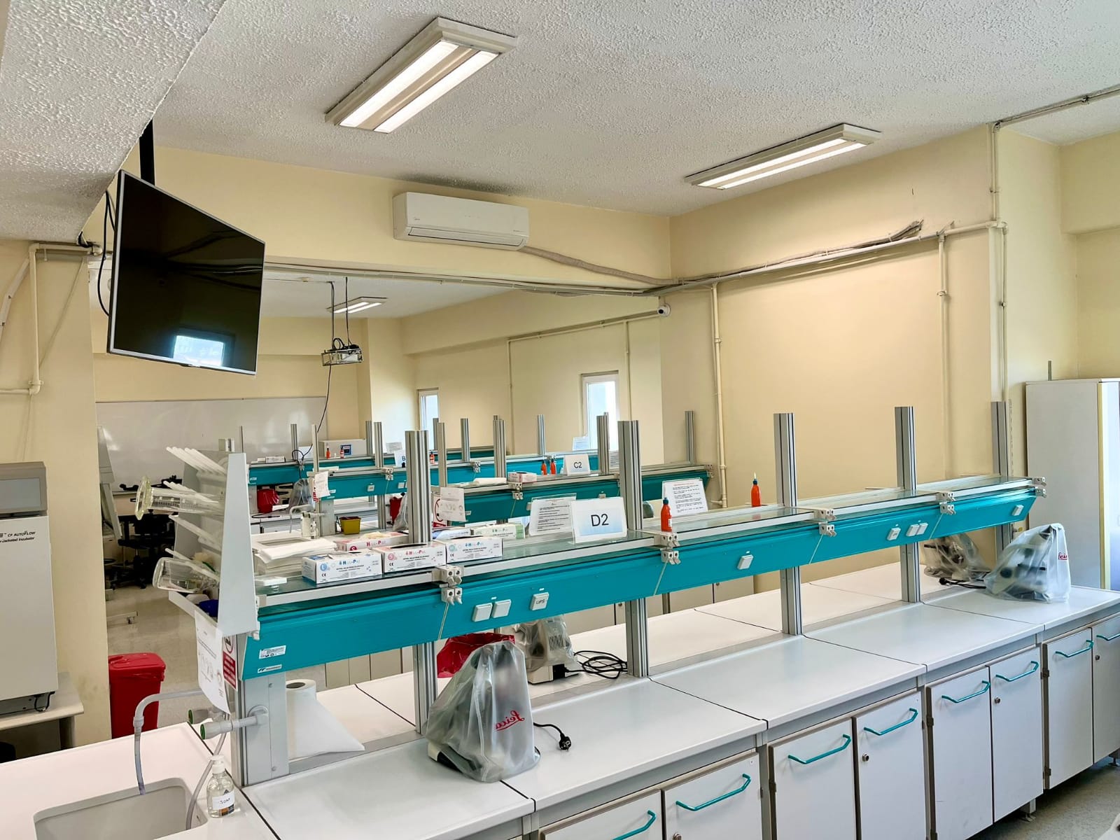 المعامل والمختبرات