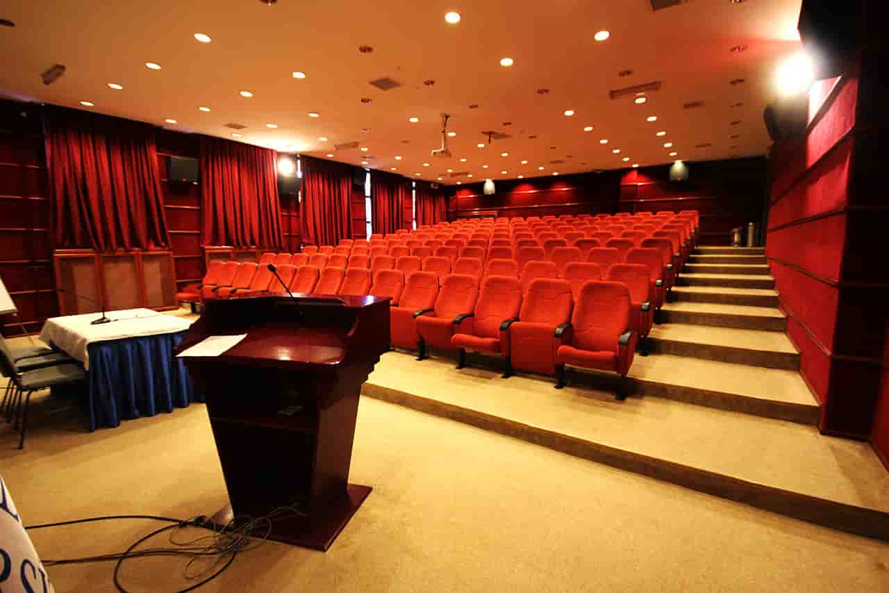 قاعات الدراسة