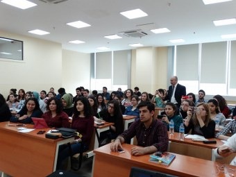 القاعات الدراسية