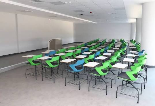 القاعات الدراسية