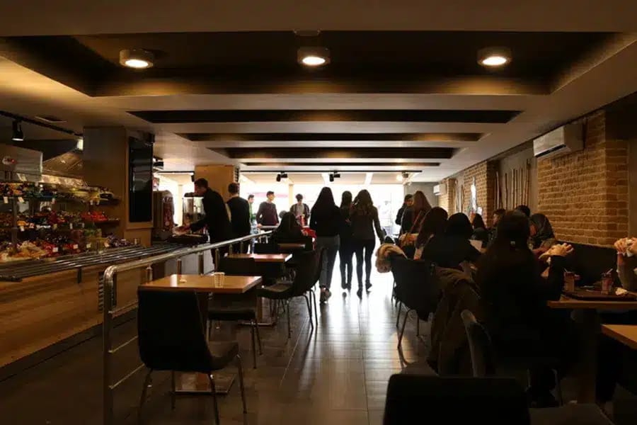 الكافيتريا