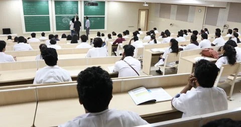 القاعات الدراسية