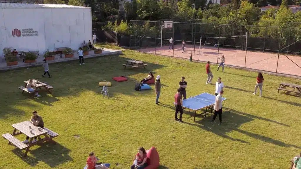 الجيم والملاعب