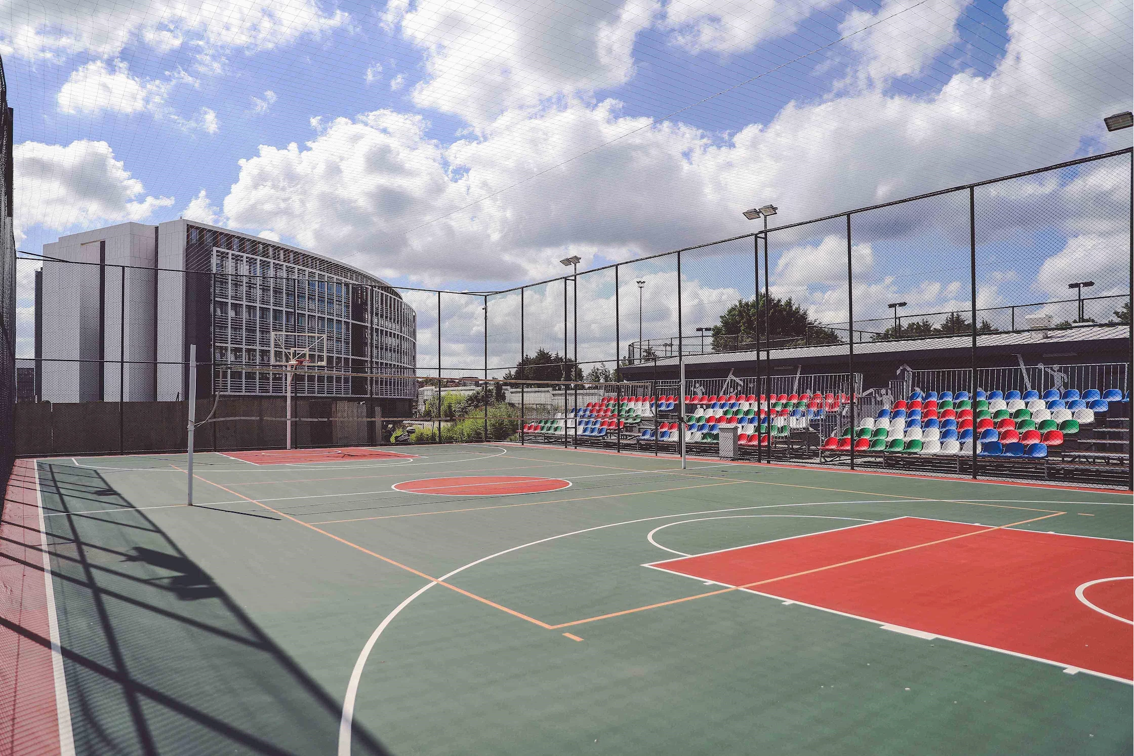 الجيم والملاعب