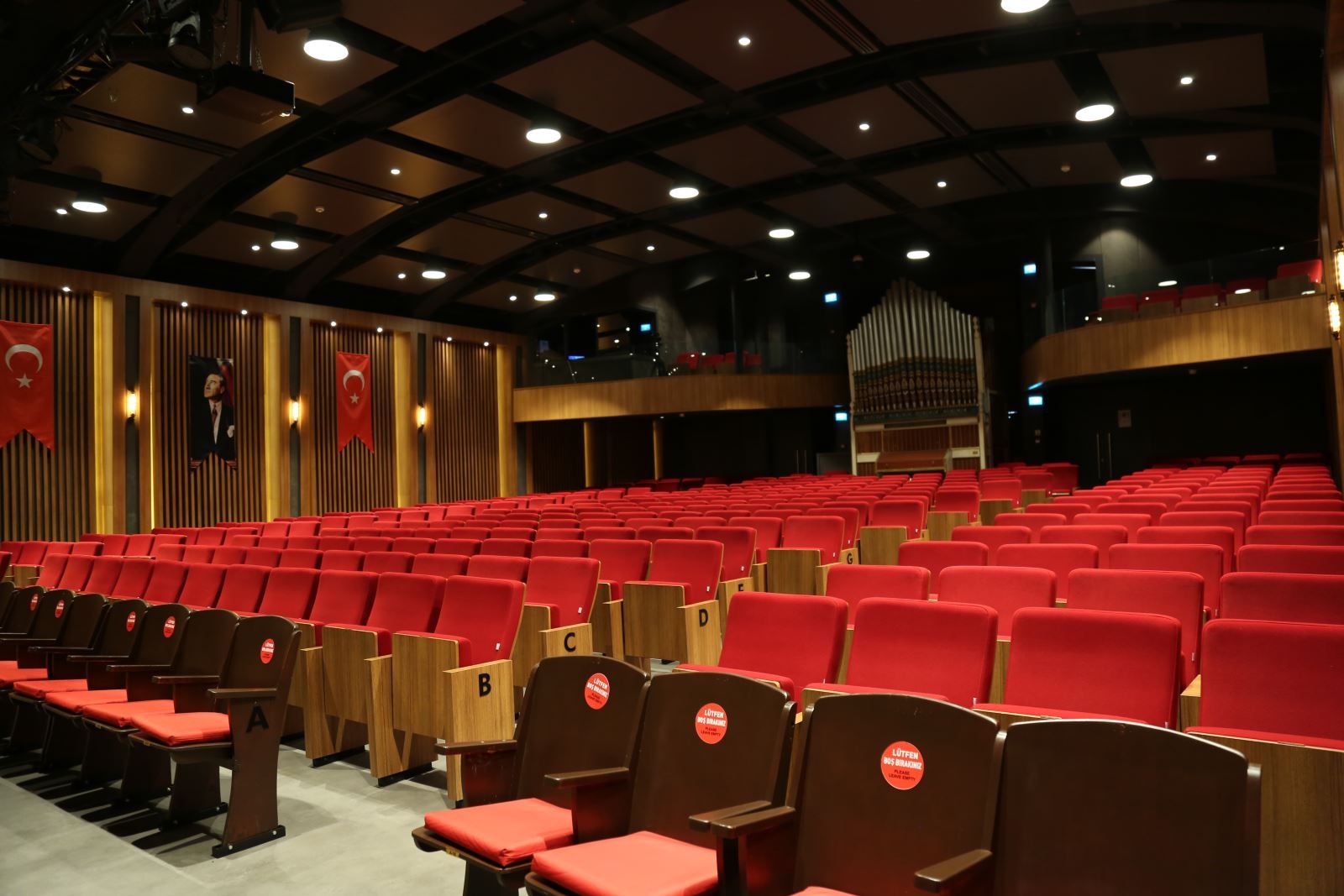 القاعات الدراسية